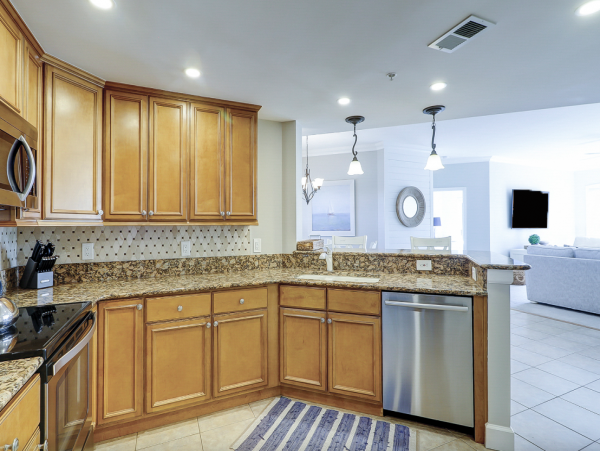 Beautiful Vacation Condo with 2 Bedrooms & Ocean Views