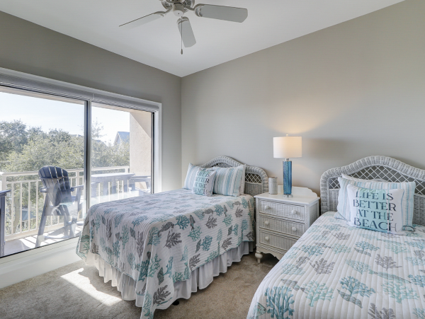 Beautiful Vacation Condo with 2 Bedrooms & Ocean Views