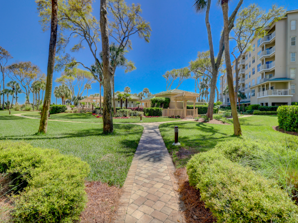 Beautiful Vacation Condo with 2 Bedrooms & Ocean Views