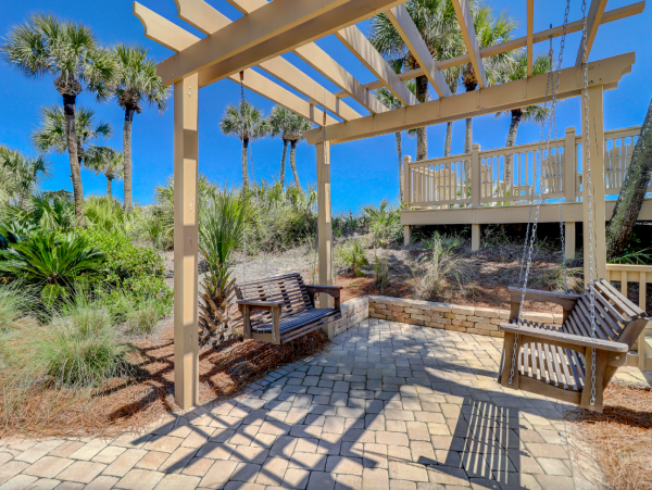 Beautiful Vacation Condo with 2 Bedrooms & Ocean Views