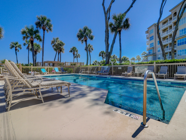 Beautiful Vacation Condo with 2 Bedrooms & Ocean Views