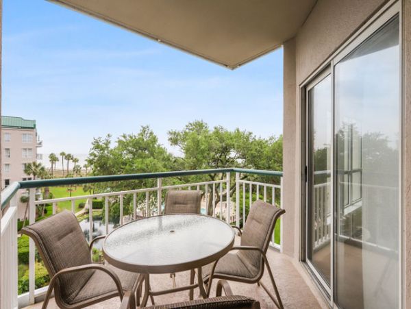 Ample, Two Bedroom Condo on Palmetto Dunes. Great location.
