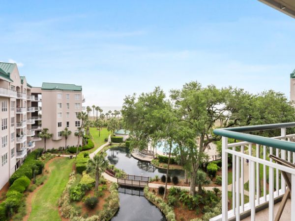 Ample, Two Bedroom Condo on Palmetto Dunes. Great location.