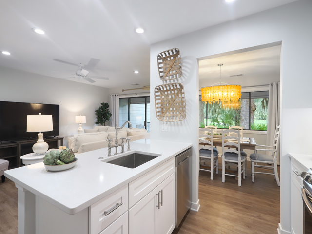 Hilton Head Luxury Vacation Accommodation Walk to Beach