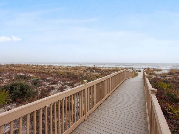 Hilton Head Luxury Vacation Accommodation Walk to Beach