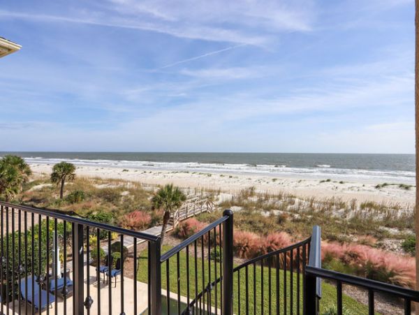 Hilton Head Vacation Six Bedroom Vacation Home on Beach