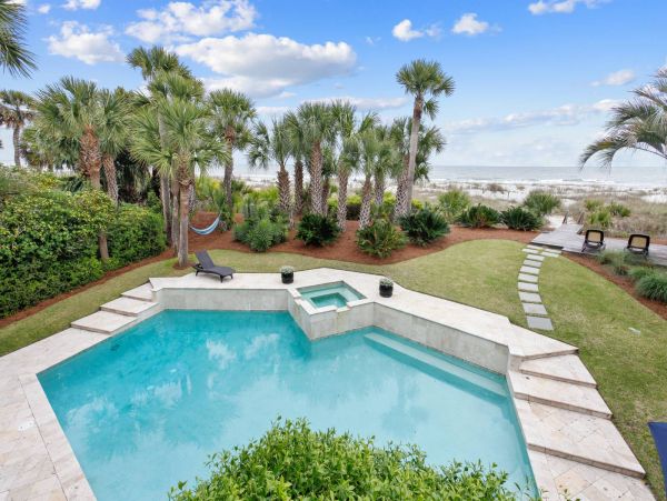 Hilton Head Private Path to Beach  Sleeps 18 Guests
