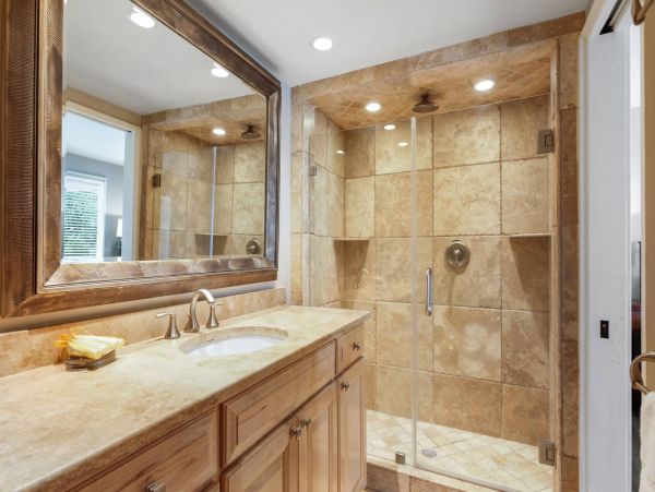Hilton Head Private Path to Beach  Sleeps 18 Guests