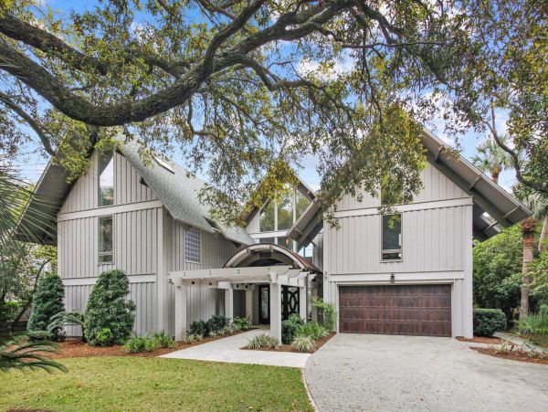 Hilton Head Private Path to Beach  Sleeps 18 Guests