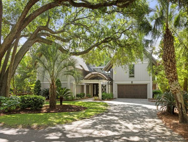 Hilton Head Private Path to Beach  Sleeps 18 Guests