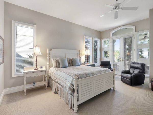 Luxurious Oceanfront 5 Bedroom Pool Home