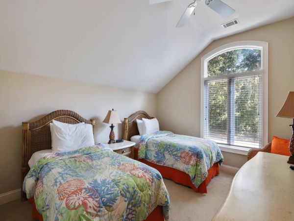 Hilton Head Vacation Rental - Eight Bedroom Hilton Head Beach House with Pool