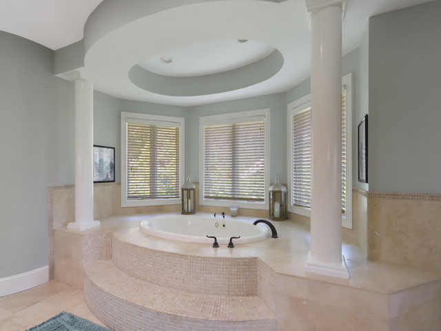 Hilton Head Luxury Vacation Accommodation Walk to Beach