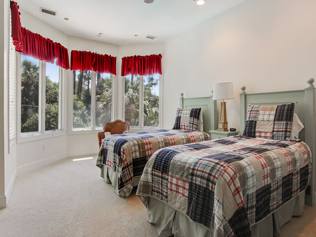 Hilton Head Vacation Accommodation Walk to Beach