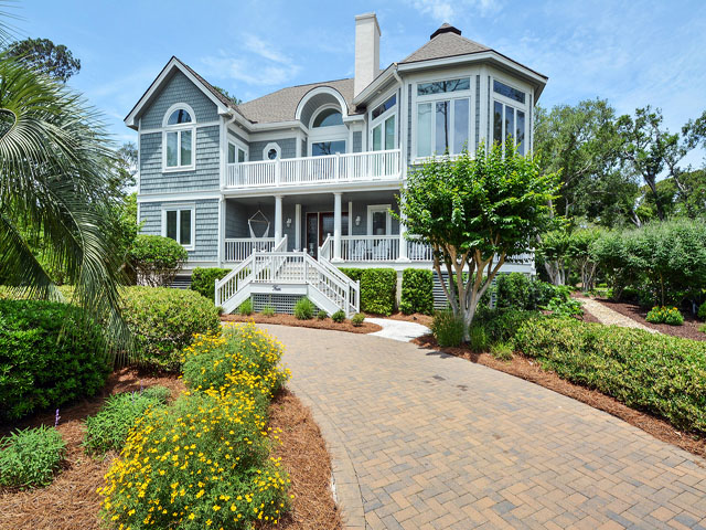 Charming Vacation Rental on Hilton Head. Call Today.