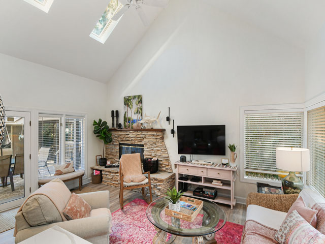Hilton Head Luxury Vacation Rental - 5-Bedroom Home with Pool