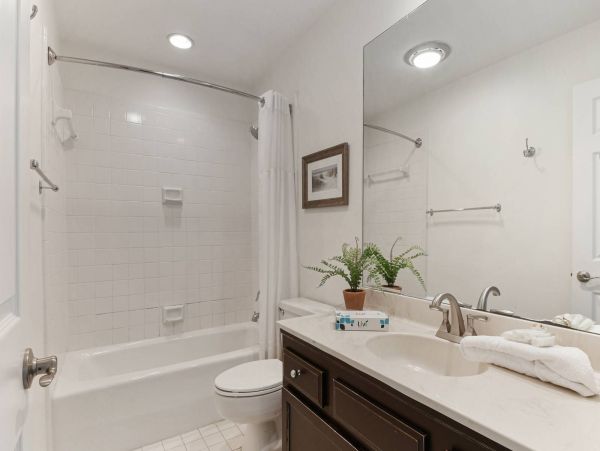 Hilton Head Luxury Vacation Rental - 5-Bedroom Home with Pool