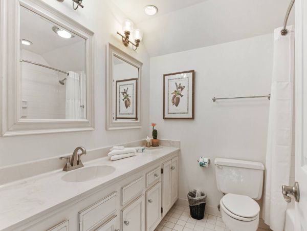 Hilton Head Luxury Vacation Rental - 5-Bedroom Home with Pool