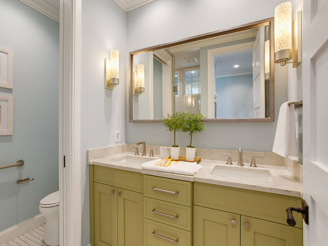 Hilton Head Luxury Vacation Accommodation Walk to Beach
