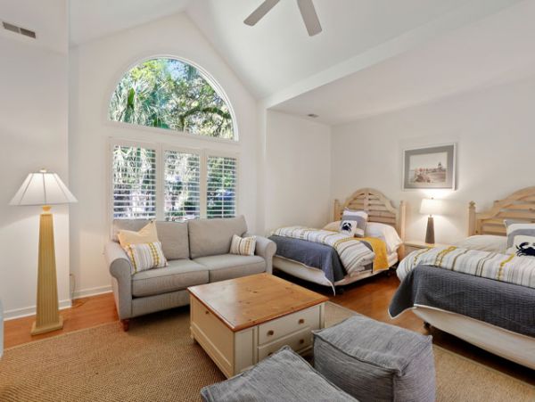 Upscale Pool Home Rental on Hilton Head 5 Bedrooms Sleeps 14