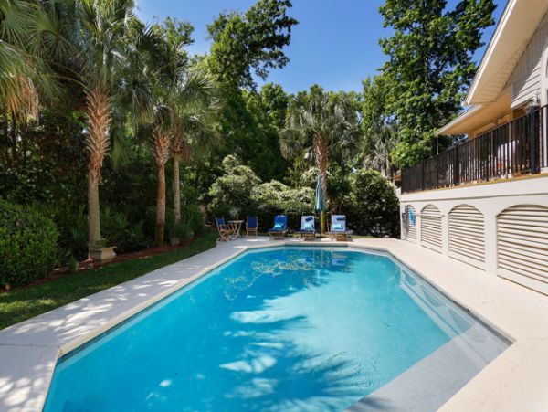 Upscale Pool Home Rental on Hilton Head 5 Bedrooms Sleeps 14