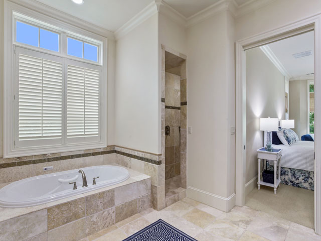 Hilton Head Luxury 5 Bedroom Pool Home Walk to Beach