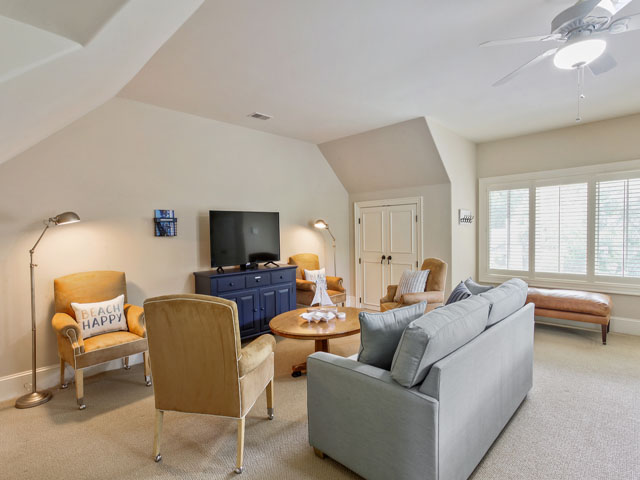 Hilton Head Luxury 5 Bedroom Pool Home Walk to Beach