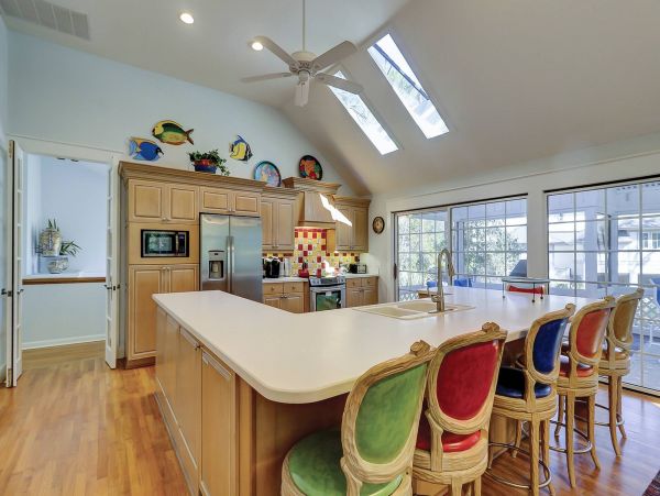 Charming 3 Bedroom Plus Loft Vacation Rental on Hilton Head About 150 Steps To Beach