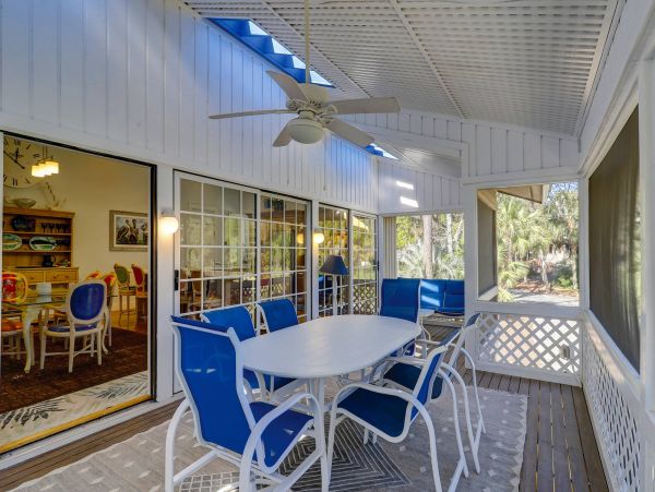 Charming 3 Bedroom Plus Loft Vacation Rental on Hilton Head About 150 Steps To Beach