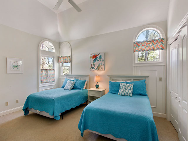 Hilton Head Beautiful Six Bedroom Rental Home