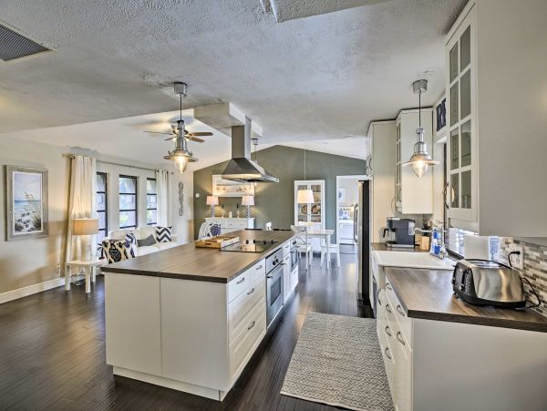 Cape Coral Vacation Home With Private Pool And Dock 6 Guests