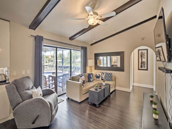 Cape Coral Vacation Home With Private Pool And Dock 6 Guests