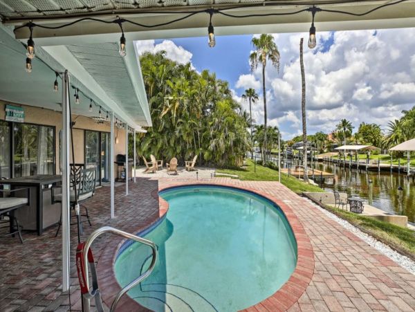Cape Coral Vacation Home With Private Pool And Dock 6 Guests