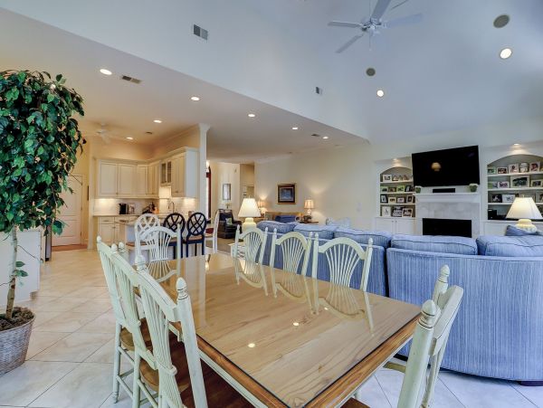 Four Bedrooms Rental Home in Hilton Head Close to Beach