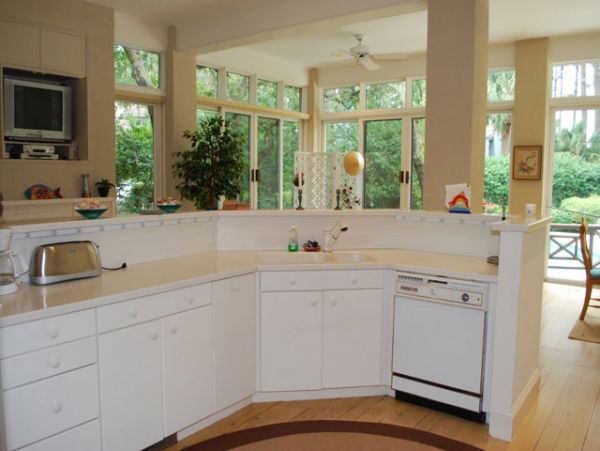 Hilton Head Four Bedroom Rental Sixty Yards from the Beach