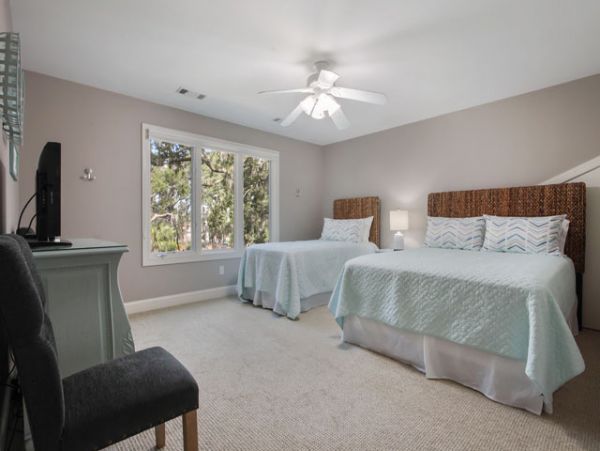Five Bedrooms Lagoon View Rental Home in Hilton Head