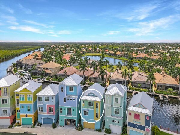 Luxury Vacation Home in Cape Coral With Boat Dock 6 Guests