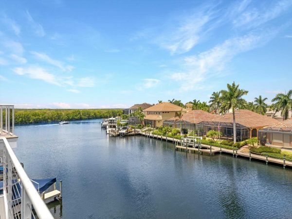 Luxury Vacation Home in Cape Coral With Boat Dock 6 Guests