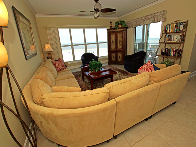 Hilton Head Vacation Rental with Beautiful Ocean Views Sleeps Eight Guests