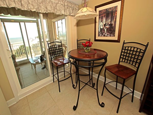 Hilton Head Vacation Rental with Beautiful Ocean Views Sleeps Eight Guests