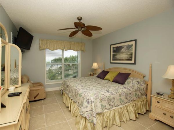 Hilton Head Vacation Rental with Beautiful Ocean Views Sleeps Eight Guests