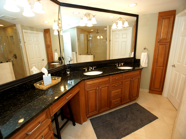 Hilton Head Vacation Rental with Beautiful Ocean Views Sleeps Eight Guests