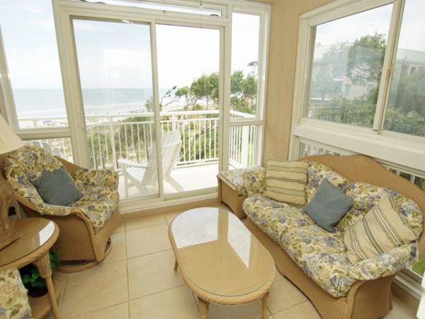 Hilton Head Vacation Rental with Beautiful Ocean Views Sleeps Eight Guests