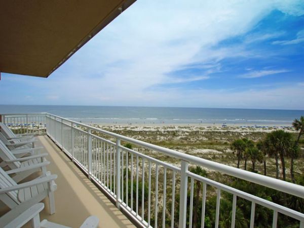 Hilton Head Vacation Rental with Beautiful Ocean Views Sleeps Eight Guests