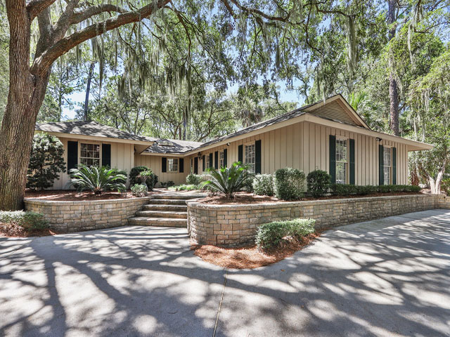Four Bedrooms Walk to Beach Home in Hilton Head