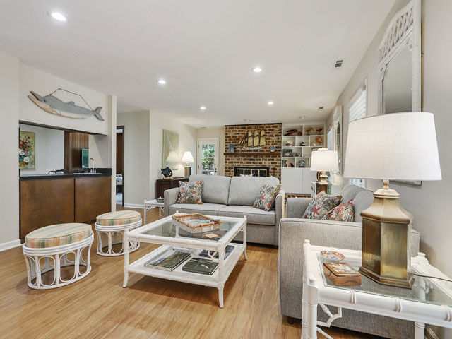 Four Bedrooms Walk to Beach Home in Hilton Head