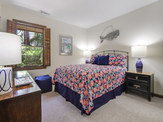 Four Bedrooms Walk to Beach Home in Hilton Head
