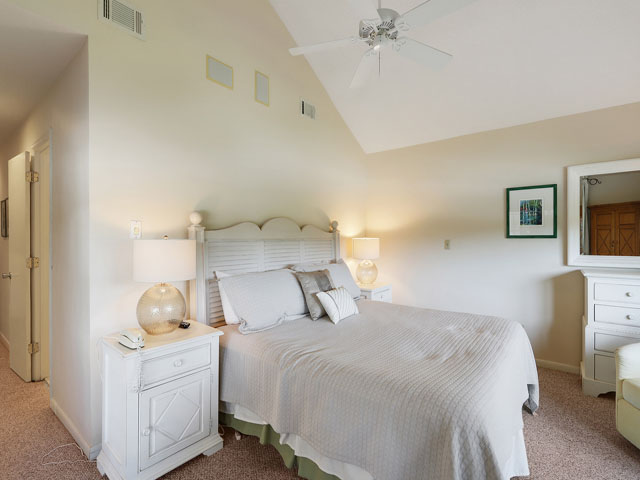 Five Bedroom Vacation Home on Hilton Head Walk To Beach