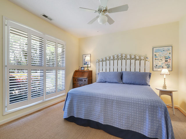 Five Bedroom Vacation Home on Hilton Head Walk To Beach