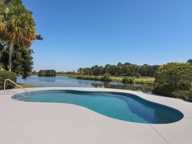 Five Bedroom Vacation Home on Hilton Head Walk To Beach